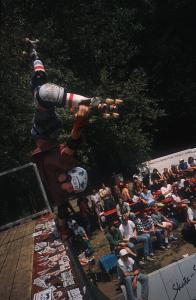 Skater: Diesy Knauder, Trick: Hand Plant