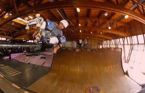 Skater: Bombero, Trick: Grabbed BS-Air