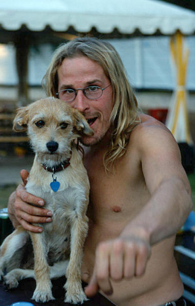 Holger Sander and his dog<br> Location: Neu Isenburg<br> Event: Punica Jam Session 2001<br> Photographer: Bernhard Scheffold