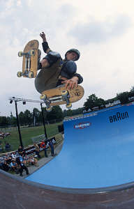 Rider: Holger Sander<br> Location: Bonn<br> Event: RhEINKULTUR Vert Jam 2003<br> Photographer: Bernhard Scheffold