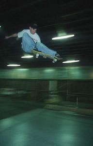 Fahrer: Moritz Erian, Trick: Ollie-Grab