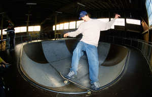 Fahrer: Lukas Meyer, Trick: Frontside-Standup-Grind