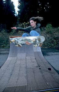 Fahrer: Sven Schuhmacher, Trick: Front-Side-Ollie-Stale-Fish-Grab